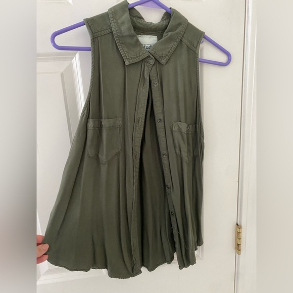 Cute casual tank - Picture 1 of 3